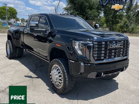 Used 2024 GMC Sierra 3500 Denali Ultimate AWD/4WD image 1