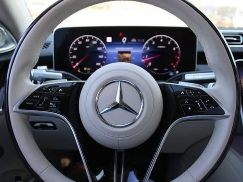 Used 2022 Mercedes-Benz S 500 4MATIC image 12