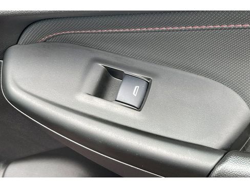 Used 2023 Chevrolet TrailBlazer RS w/ Sun and Liftgate Package FWD image 23