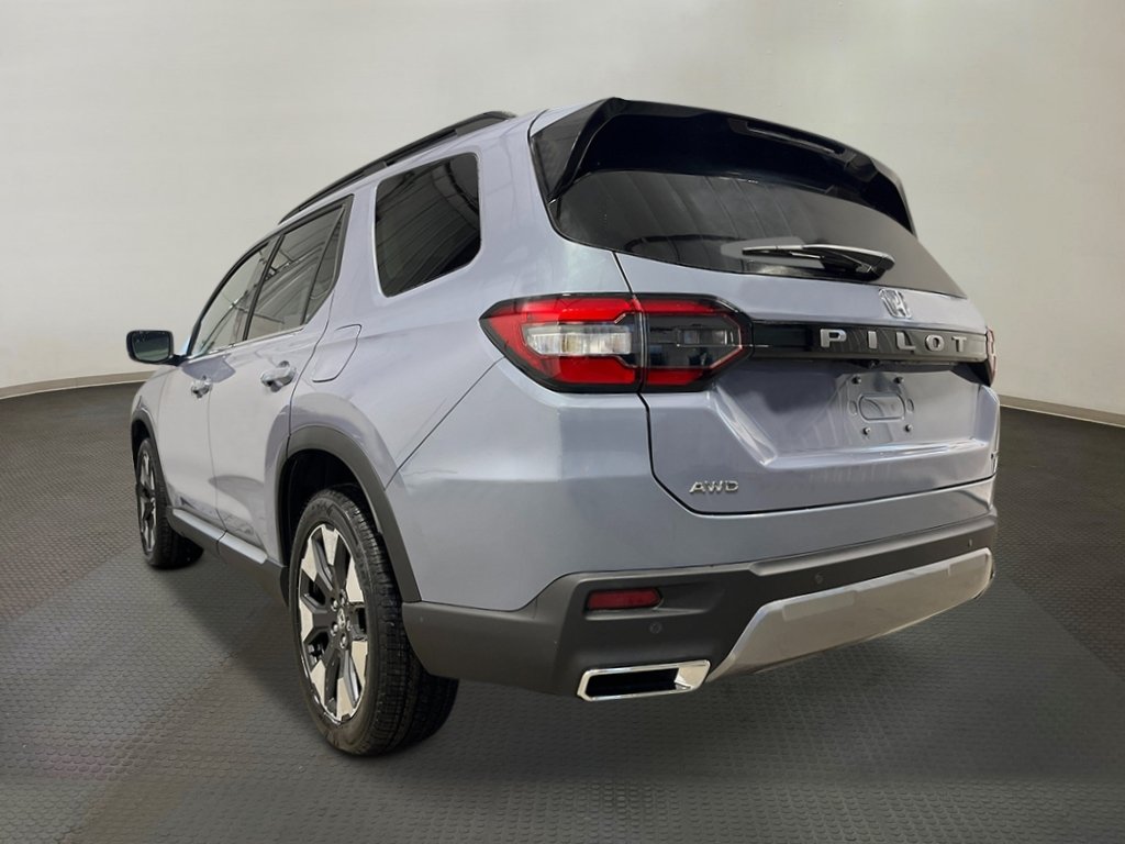New 2026 Honda Pilot Touring image 3