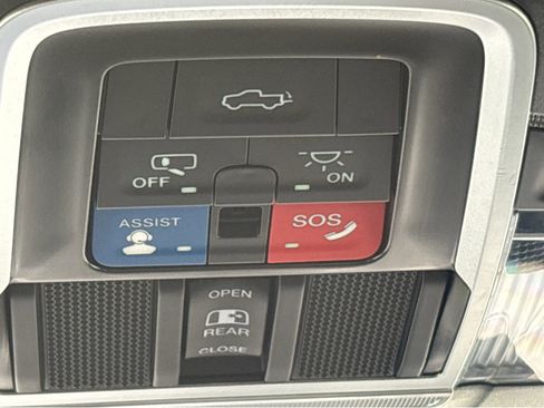 Used 2022 RAM 1500 Limited w/ Body Color Bumper Group image 29