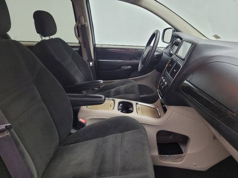 Used 2016 Dodge Grand Caravan SXT FWD image 21