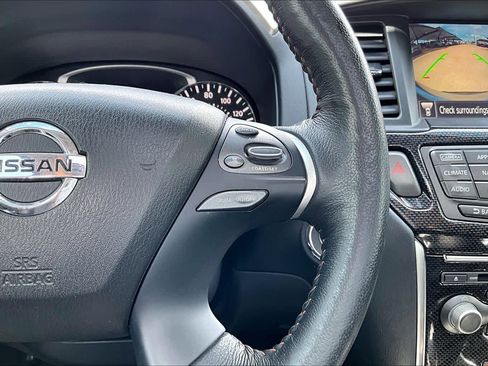 Used 2020 Nissan Pathfinder SL AWD/4WD image 23