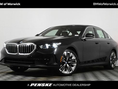 Used 2026 BMW 530i xDrive w/ Premium Package image 1