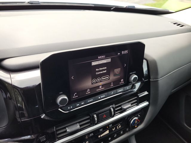 Used 2025 Nissan Pathfinder SV FWD image 27