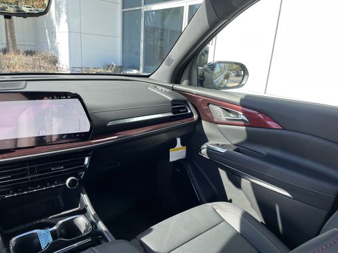 New 2026 Chevrolet Traverse Z71 w/ Enhanced Driving Package image 60