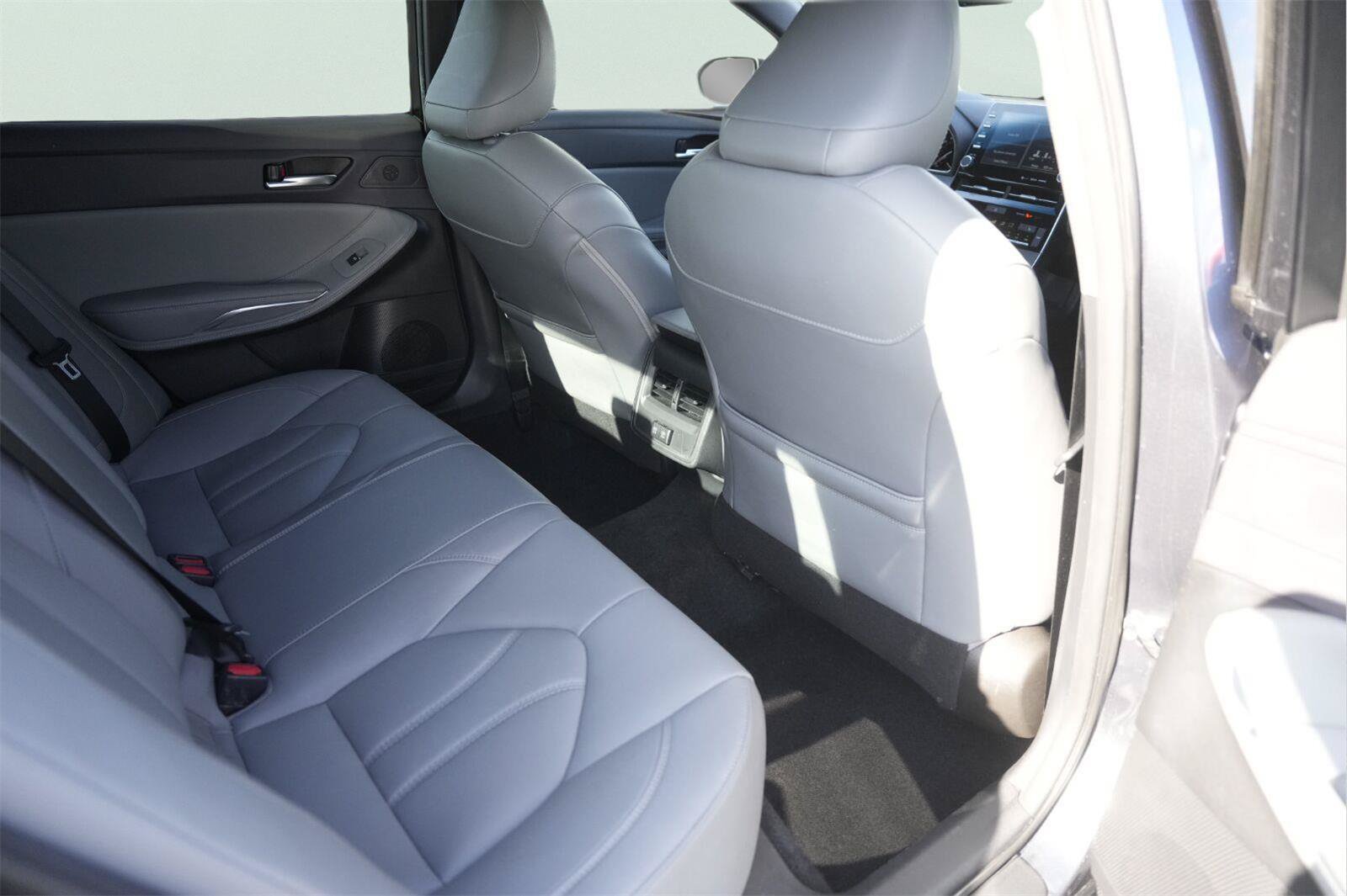 Used 2019 Toyota Avalon XLE w/ Moonroof Package FWD image 15