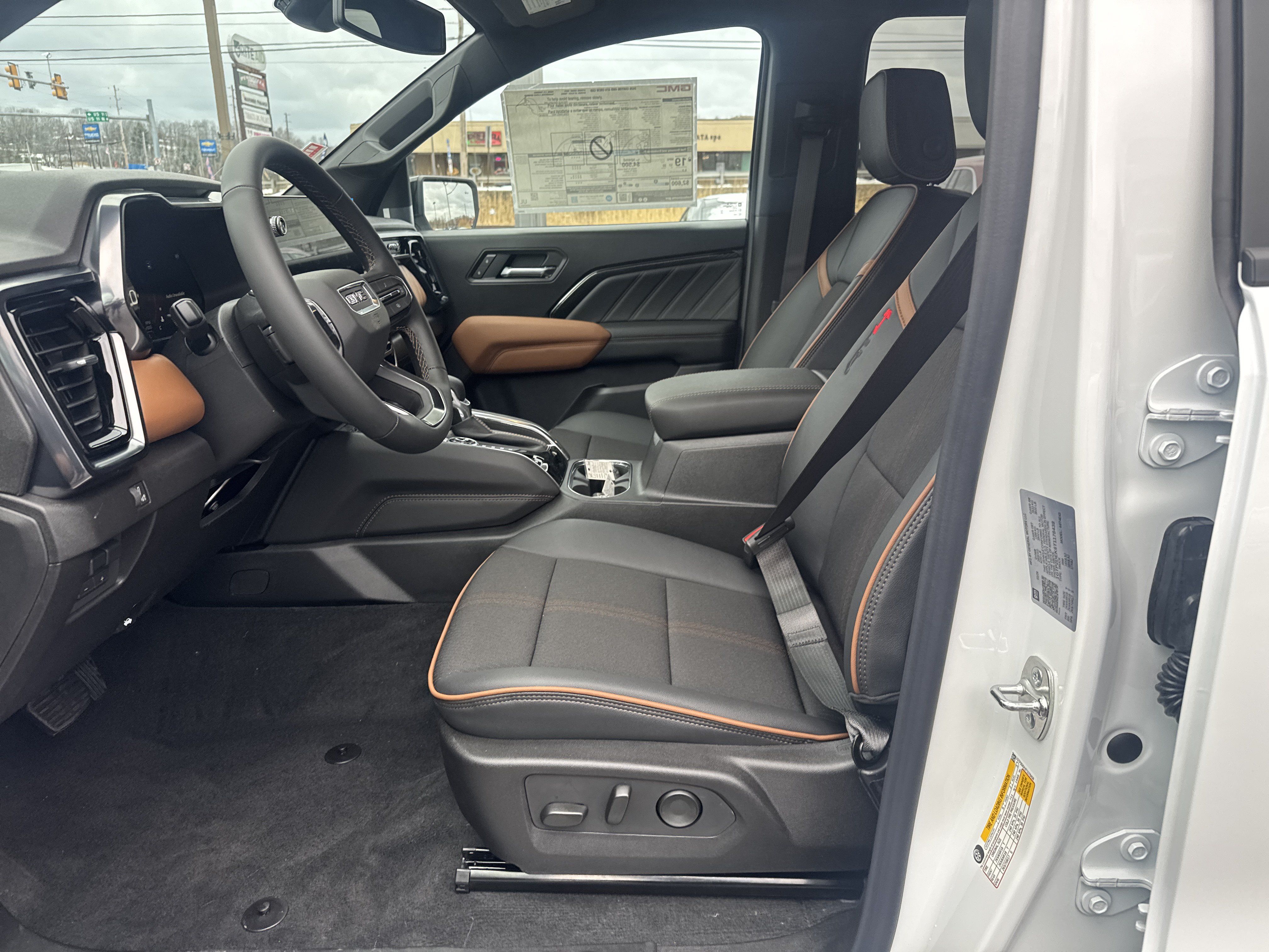 New 2026 GMC Canyon AT4 AWD/4WD image 12