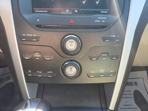 Used 2013 Ford Explorer XLT AWD/4WD image 30
