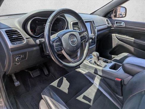 Used 2017 Jeep Grand Cherokee Altitude AWD/4WD image 9