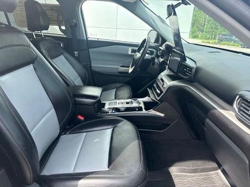 Certified 2023 Ford Explorer XLT w/ Equipment Group 202A RWD image 35