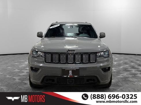 Used 2021 Jeep Grand Cherokee Altitude image 11