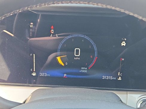 Used 2025 Chevrolet Trax LT w/ LT Convenience Package FWD image 10