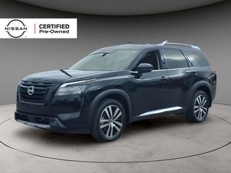 Used 2025 Nissan Pathfinder Platinum w/ Black Appearance Package video 1