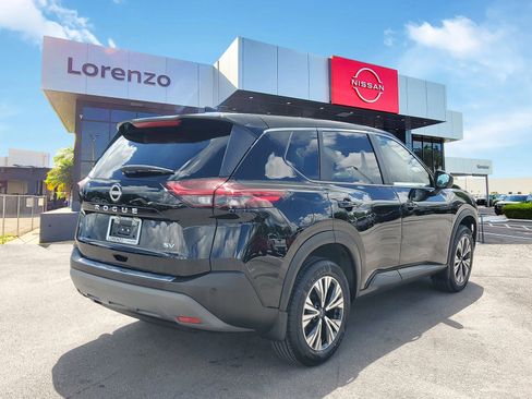 Used 2023 Nissan Rogue SV image 5