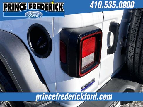 Used 2025 Jeep Wrangler Sport S image 27