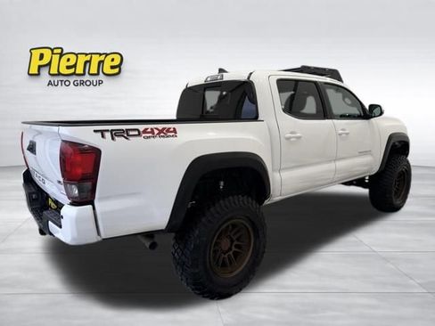 Used 2019 Toyota Tacoma TRD Off-Road w/ Technology Package image 6