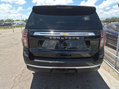 Used 2022 Chevrolet Suburban LT RWD image 5
