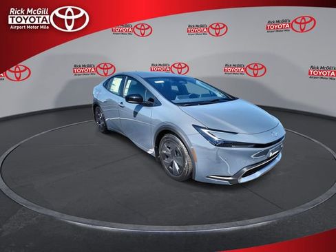 New 2026 Toyota Prius Plug-In Hybrid FWD image 2
