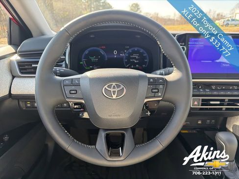 Used 2025 Toyota Camry XLE FWD image 19