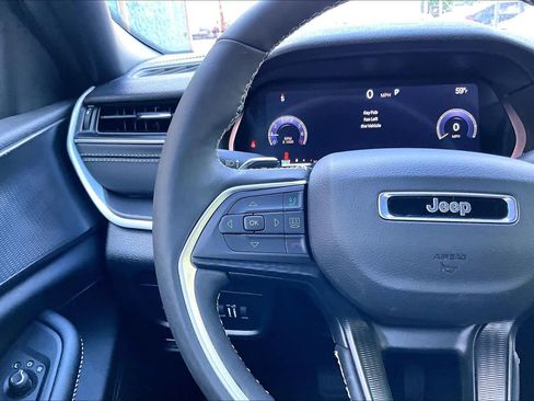 Used 2025 Jeep Grand Cherokee L Altitude RWD image 24