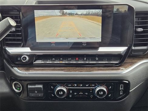 Used 2023 GMC Sierra 1500 SLE w/ X31 Off-Road Package image 19