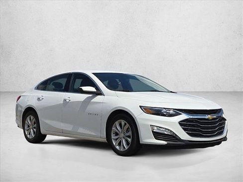 Used 2025 Chevrolet Malibu LT FWD image 3