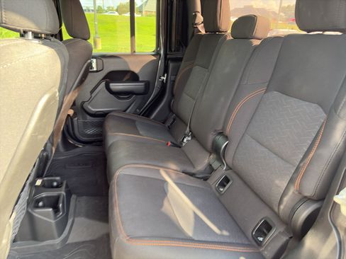 Used 2023 Jeep Gladiator Mojave w/ Trailer Tow Package AWD/4WD image 14