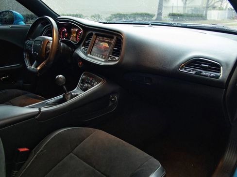 Used 2015 Dodge Challenger SRT Hellcat image 30