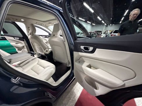 Used 2023 Volvo XC60 B5 Plus w/ Climate Package AWD/4WD image 31