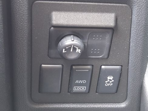 Used 2011 Nissan Rogue S AWD/4WD image 6