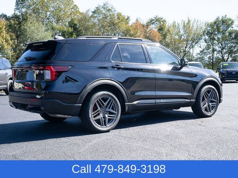 Used 2025 Ford Explorer ST-Line w/ ST-Line Street Pack image 6