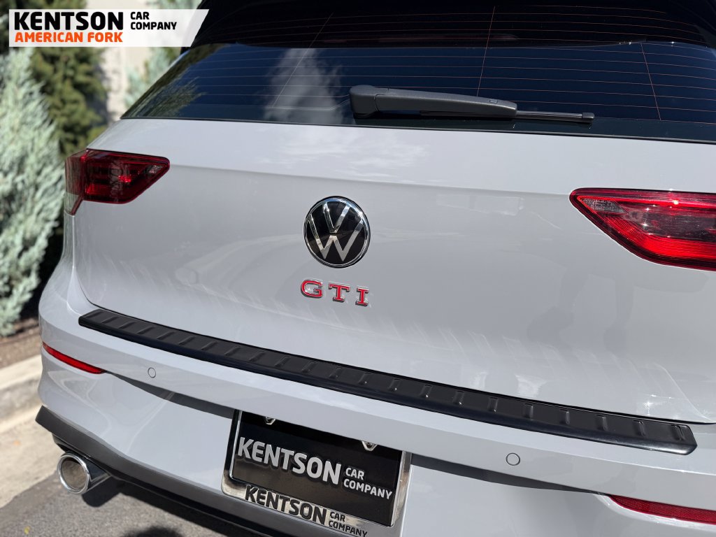 Used 2024 Volkswagen GTI SE FWD image 31