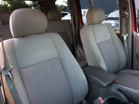 Used 2006 Jeep Liberty Limited AWD/4WD image 24