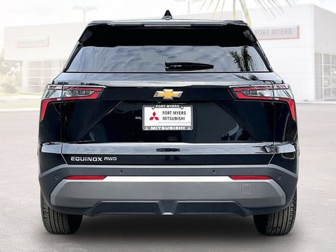 Used 2025 Chevrolet Equinox LT AWD/4WD image 16