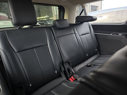 Used 2024 Ford Expedition Max XLT image 19