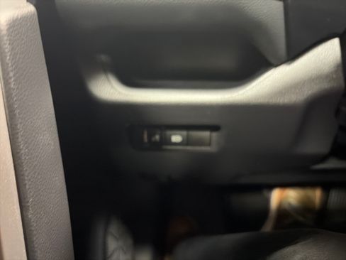 Used 2025 Toyota RAV4 XLE AWD/4WD image 16