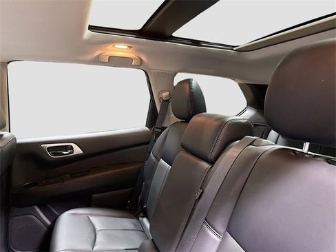 Used 2020 Nissan Pathfinder SL image 27