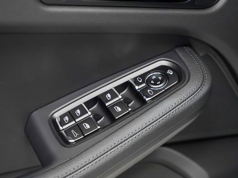 New 2026 Porsche Macan S image 23