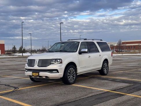 Used 2015 Lincoln Navigator L 4WD image 40