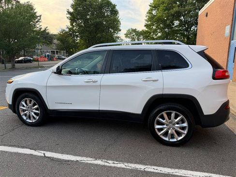 Used 2016 Jeep Cherokee Limited FWD image 16