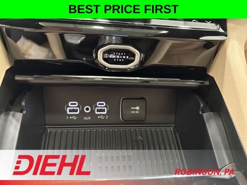 New 2026 Jeep Grand Cherokee Limited w/ Luxury Tech Group II AWD/4WD image 30
