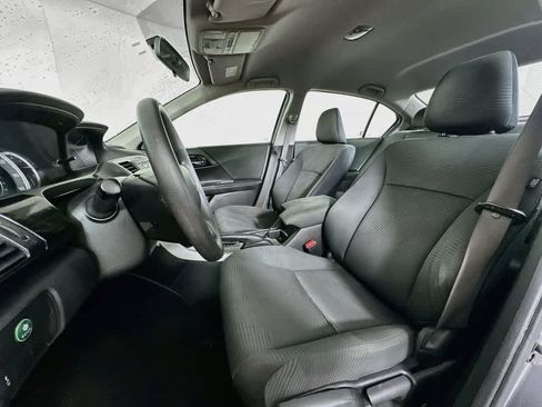 Used 2017 Honda Accord LX image 12