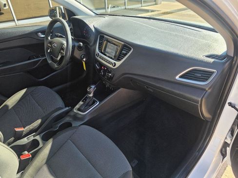 Used 2021 Hyundai Accent SE FWD image 18
