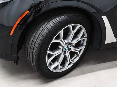 Used 2022 BMW X7 xDrive40i w/ Premium Package image 51