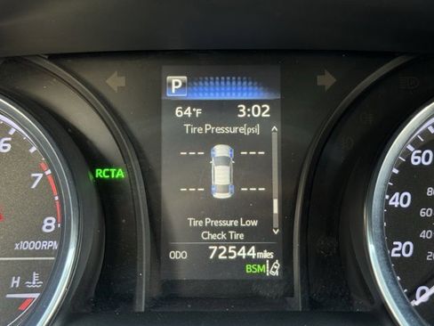 Used 2020 Toyota Camry SE image 15