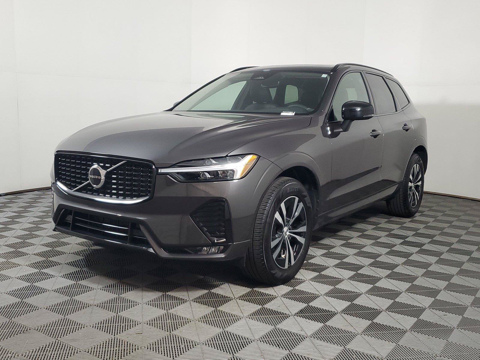 Used 2024 Volvo XC60 B5 Core w/ Protection Package Premier AWD/4WD image 3