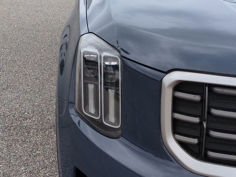 Used 2025 Kia Telluride S image 11
