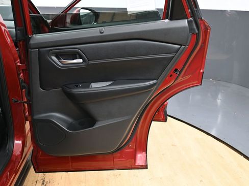 Used 2024 Nissan Rogue SL w/ SL Premium Package image 43