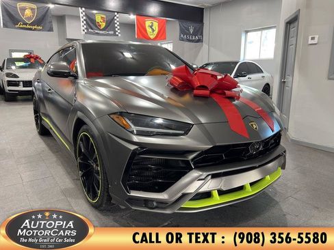 Used 2022 Lamborghini Urus AWD/4WD image 8